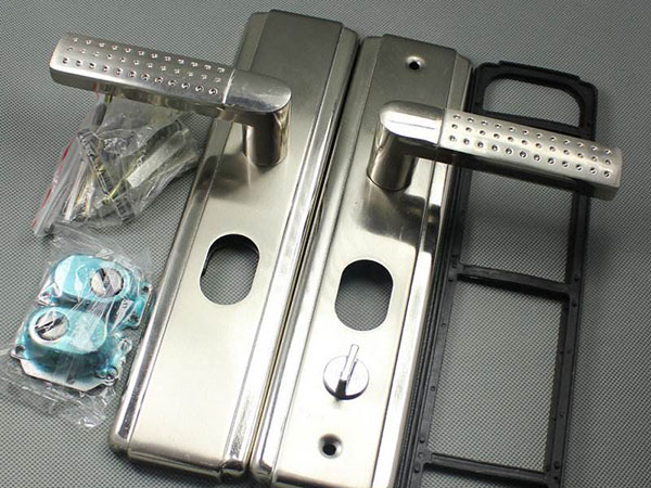 武義汽車開鎖（24小時(shí)開鎖電話）